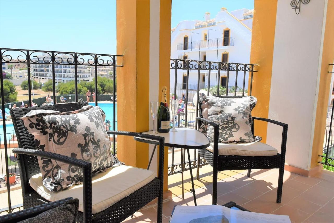 أوريويلا Molino Blanco Apartment 8 - Pool Facing المظهر الخارجي الصورة